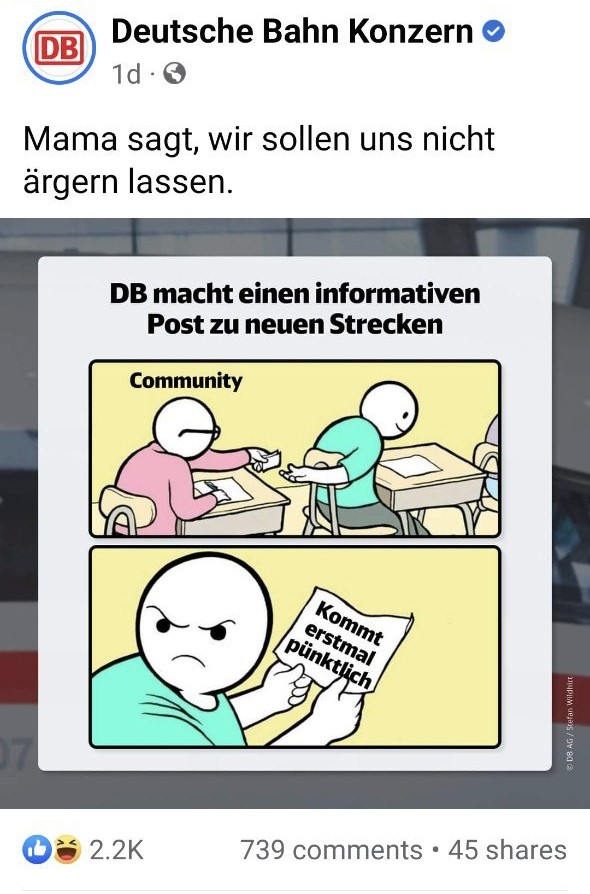 Screenshot: Ein Post von Deutsche Bahn Konzern. Überschrift: Mama sagt, wir sollen uns nicht ärgern lassen. Comic-Bild darunter: Ein Schüler schiebt einen Spickettel zum anderen Schüler, darauf steht: Kommt erstmal pünktlich.
